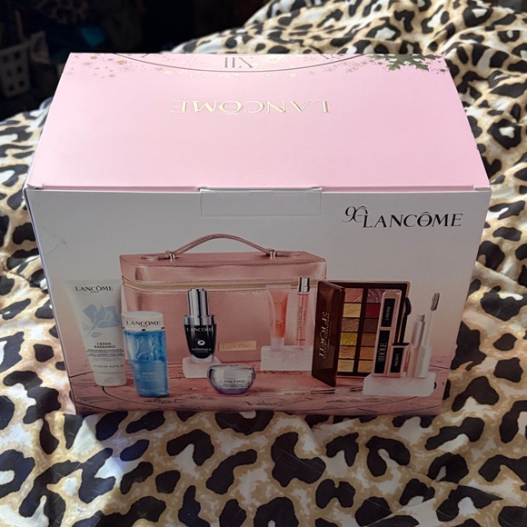 Lancôme Makeup and Skincare Set with Pink Case - Picture 2 of 5